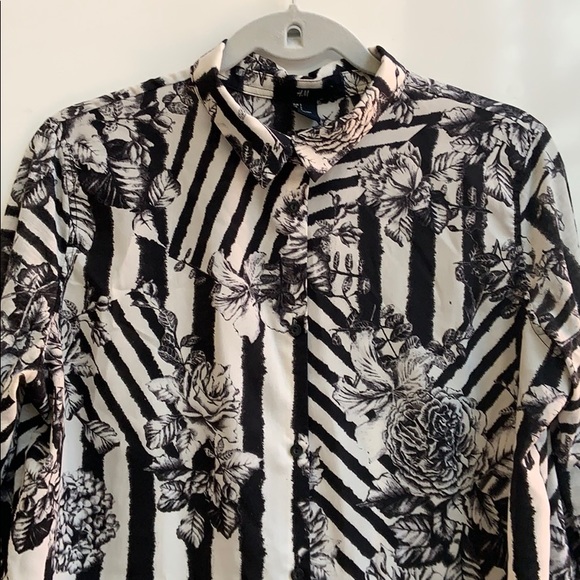 H&M Stripes & Roses Top - Picture 4 of 4